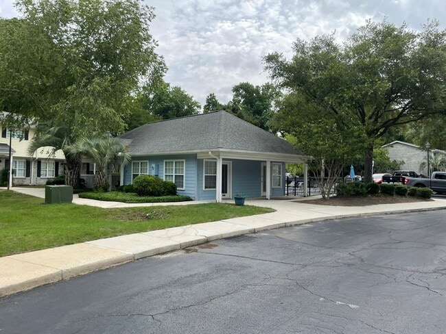 Building Photo - 507 Stinson Dr