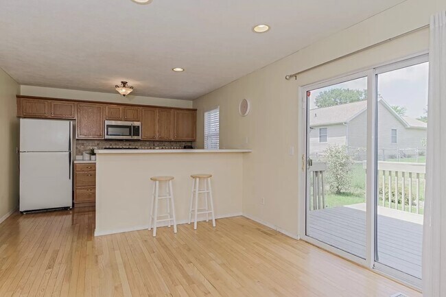 Building Photo - 244 Parktrail Rd