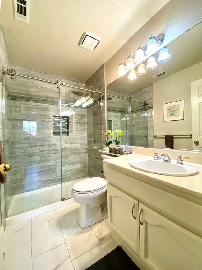 Building Photo - Fully Furnished Single-Family Home in San ...