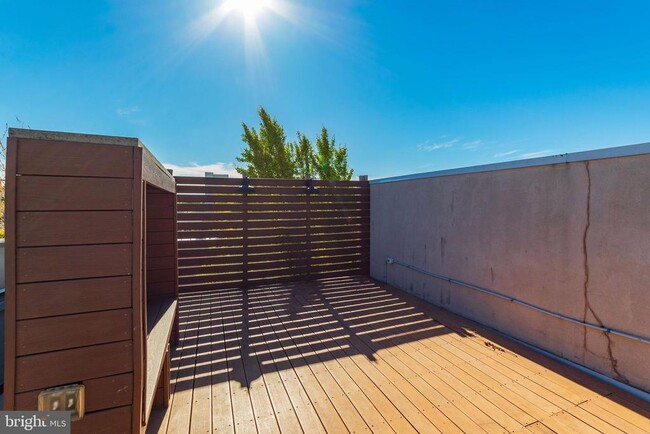 Building Photo - 1230 Rodman St