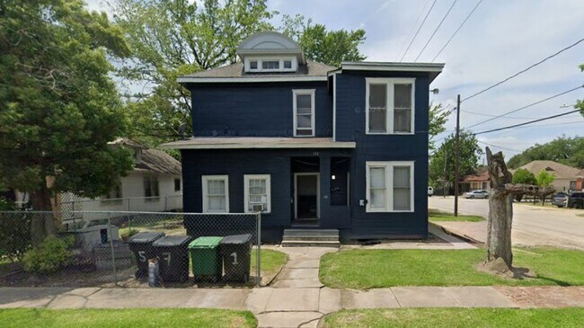 Primary Photo - 102 Bryan St