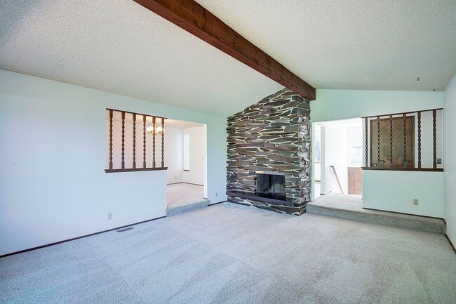 Building Photo - 5Bd/3Ba Edmonds House