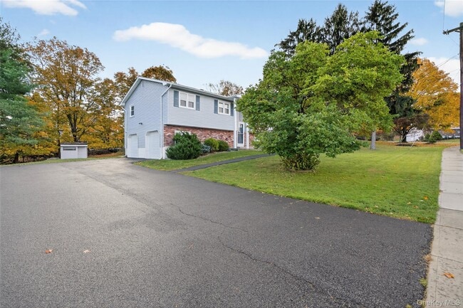 Building Photo - 20 Peter Bush Dr