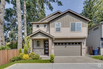 Building Photo - 5 Bed PLUS Bonus Space with hot tub in Mar...