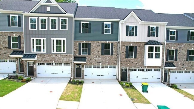 Building Photo - 961 Woods Chapel Rd