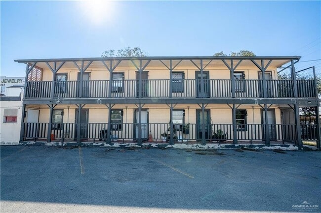 Building Photo - 130 N Texas Ave