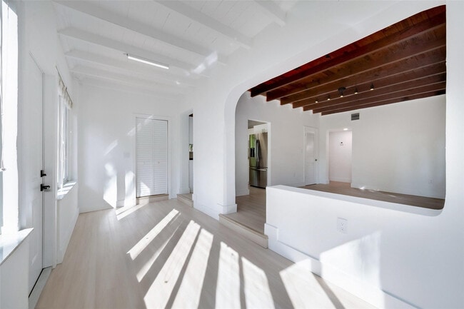 Building Photo - 6411 SW 63rd Ct