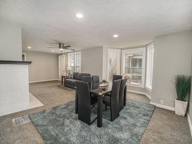 Building Photo - 606 N 8th St