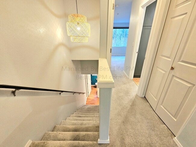 Building Photo - 13990 SW Scholls Ferry Rd