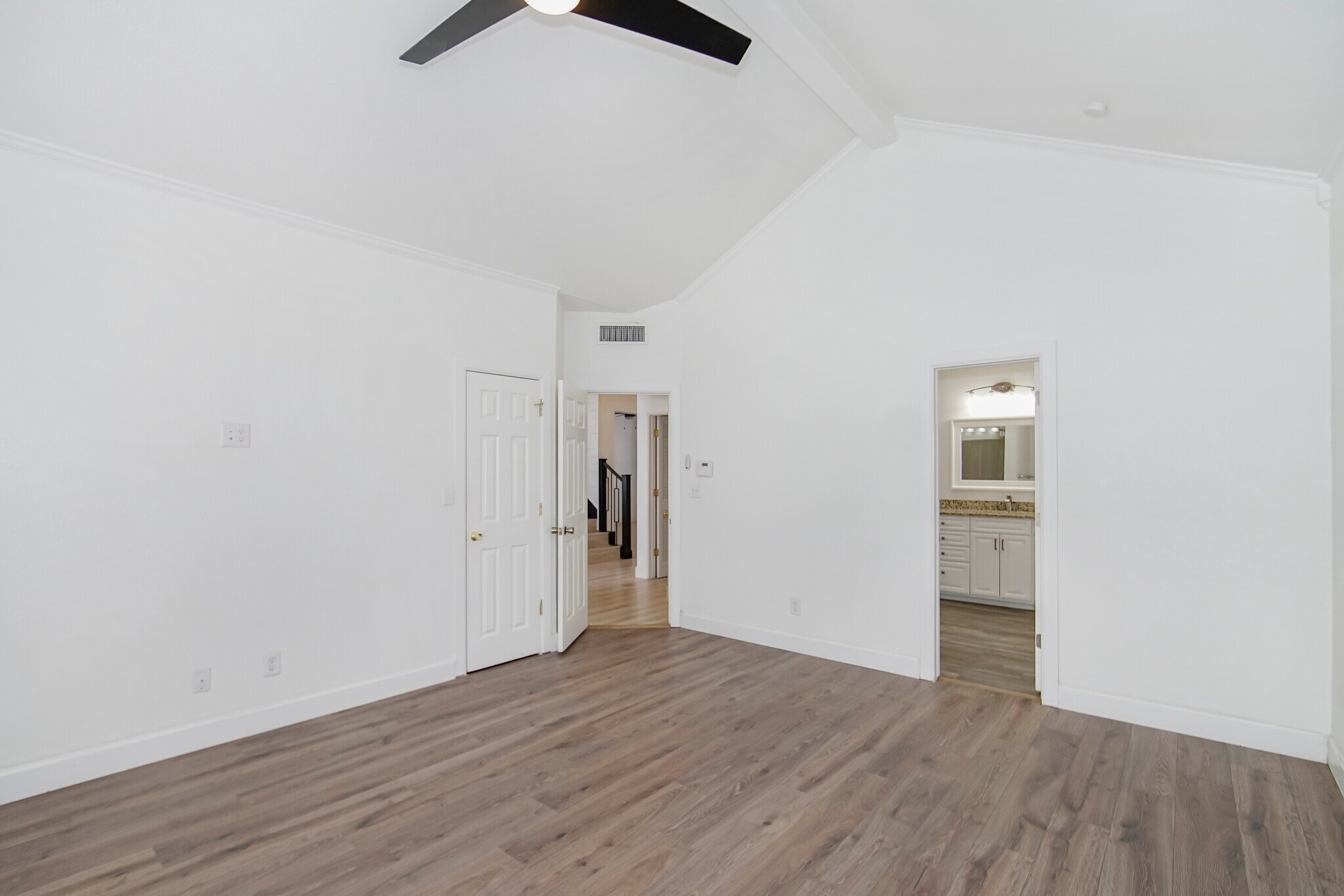 Building Photo - 918 Bella Cumbre Dr