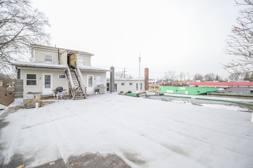 Building Photo - 3930 Upton Ave