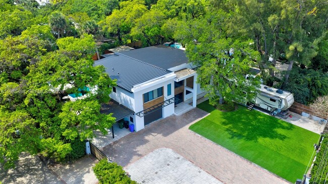 Building Photo - 3000 Riverland Rd