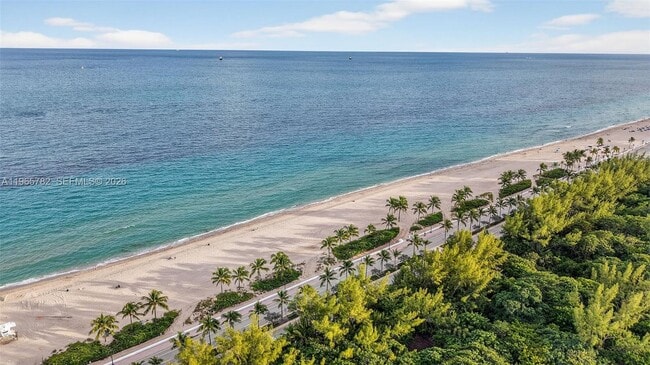 Building Photo - 3000 E Sunrise Blvd