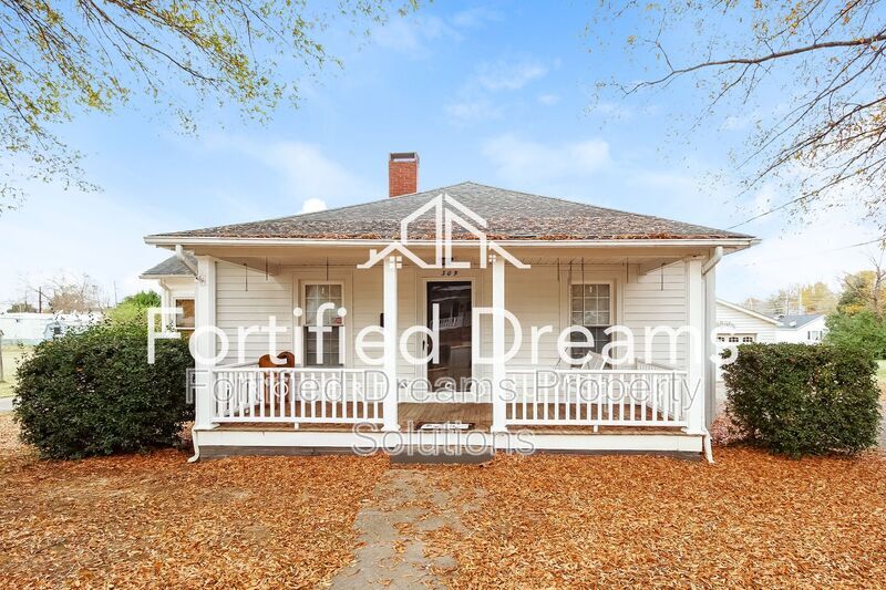 Building Photo - 309 E 11th St