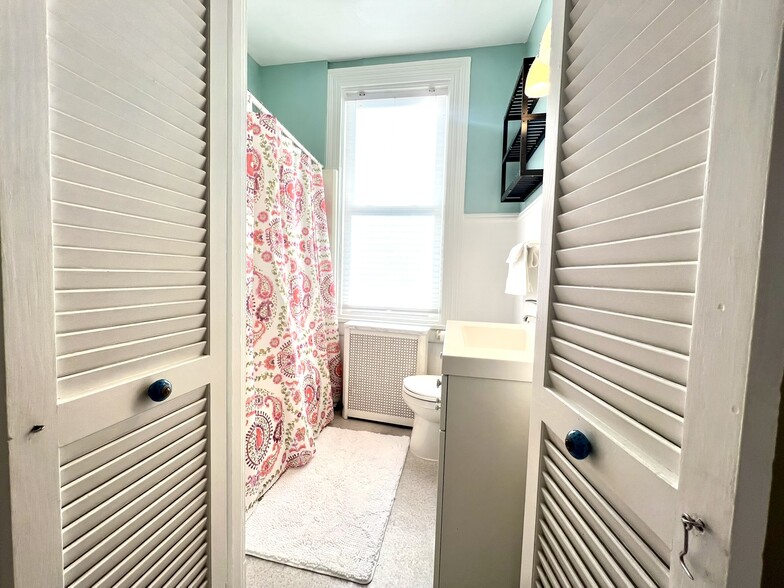 Bath with Shower and Tub - 364 Lehigh Ave