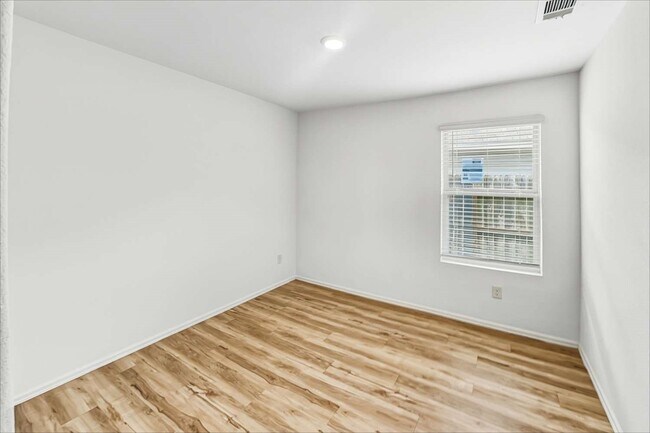 Building Photo - 22259 Stoney Ravine Dr