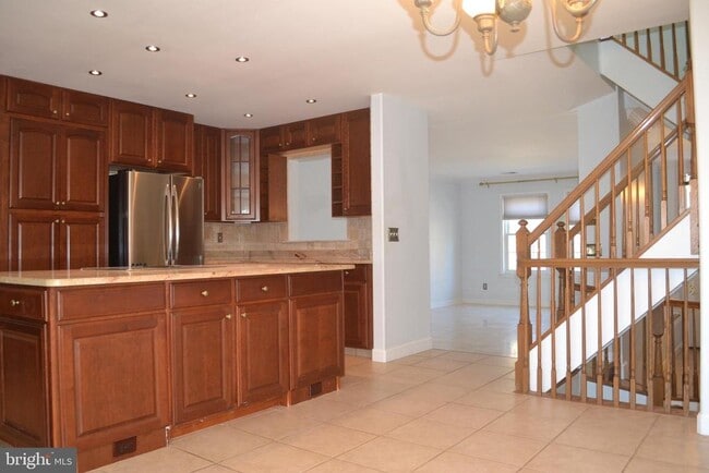 Building Photo - 3947 Valley Ridge Dr