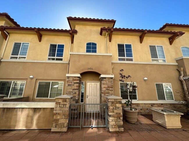 Primary Photo - 5 BEDROOM HOME FOR LEASING IN West Covina
