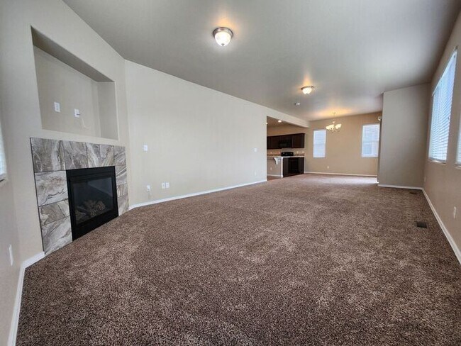Building Photo - Spacious 3-Bedroom Home – Stunning Views &...