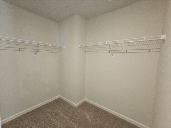 Building Photo - 27 Berryville Dr