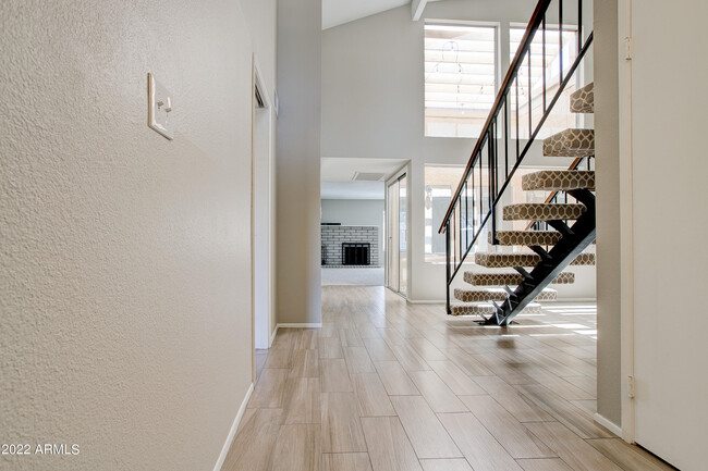 Building Photo - 11601 S Maze Ct