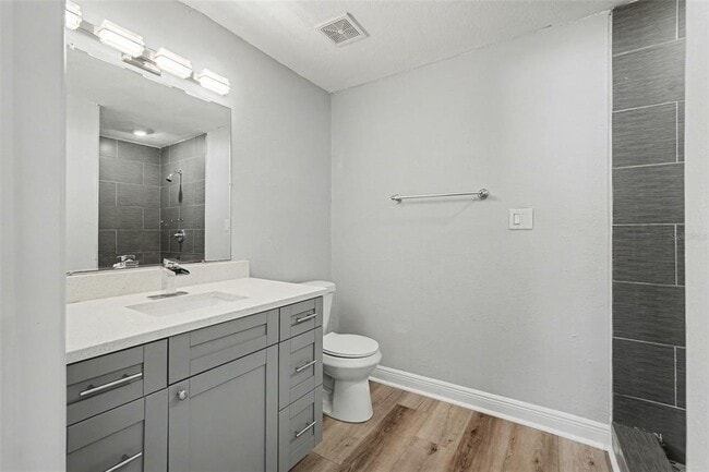 Building Photo - 8902 El Portal Dr