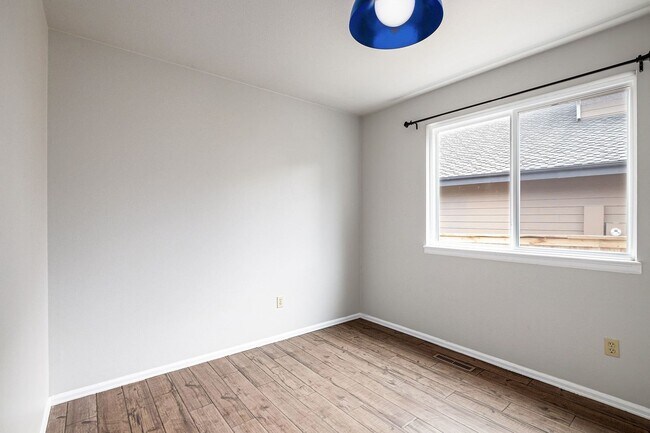 Building Photo - Available NOW!! SFH in Valley Traditions Littleton CO!