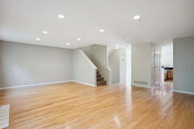 Building Photo - 2817 Barclay Way