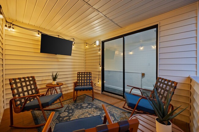 Building Photo - All Inclusive Seasonal Rental Available Oc...