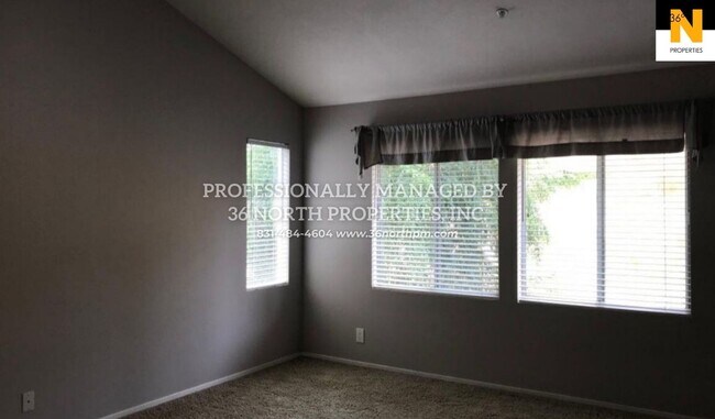 Building Photo - Las Palmas Home For Rent