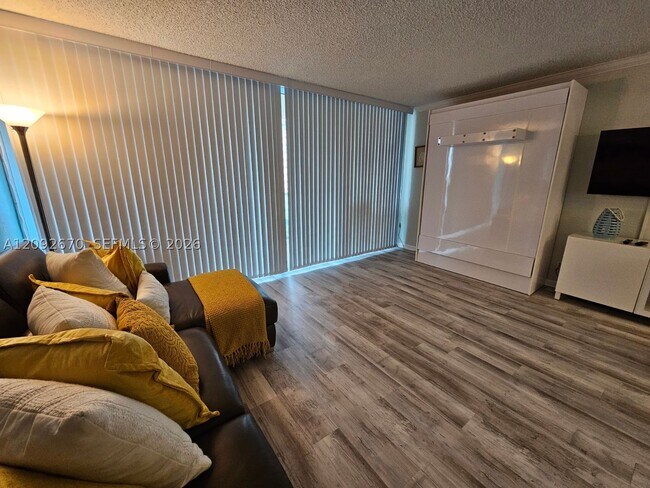 Building Photo - 2501 S Ocean Dr