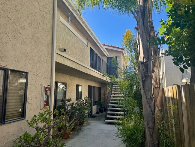 Building Photo - 4576 Hawley Blvd