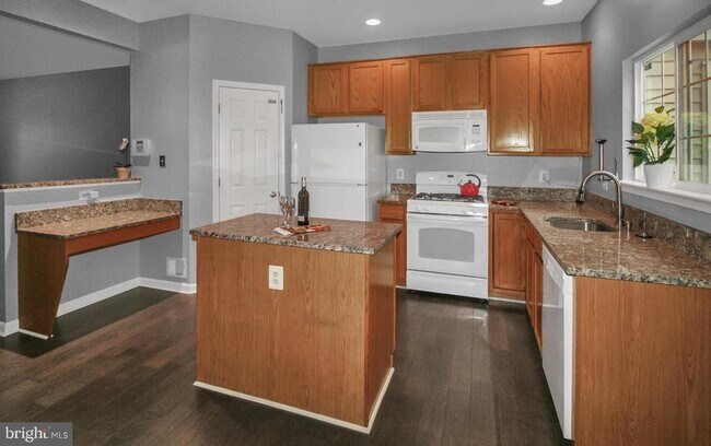 Building Photo - 2423 Dew Meadow Ct