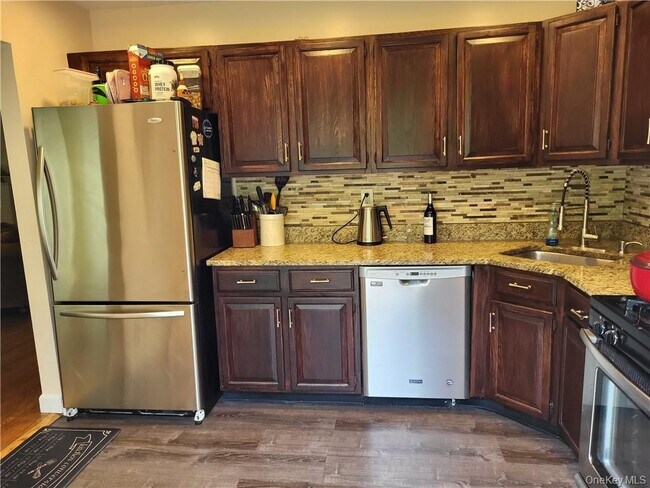 Building Photo - 79 Winchester Ave