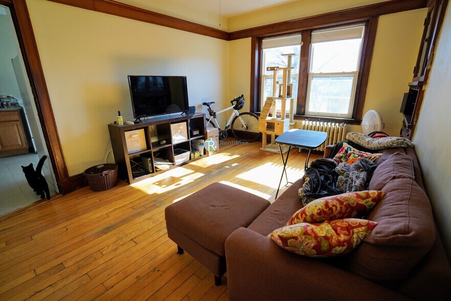 Building Photo - 230 South St