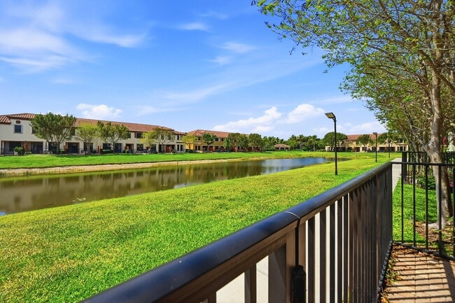 Building Photo - 10415 Wellington Parc Dr