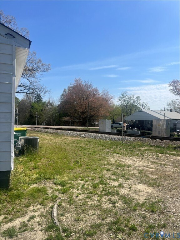 Building Photo - 3000 Clark St