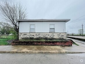 Building Photo - Near Downtown Muncie