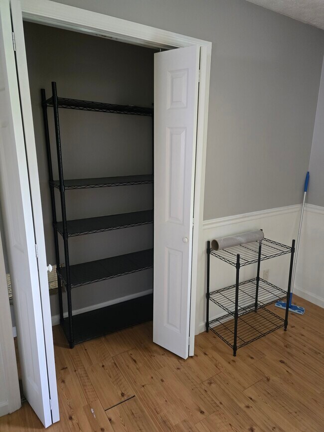 Building Photo - 1029 tazewell pike