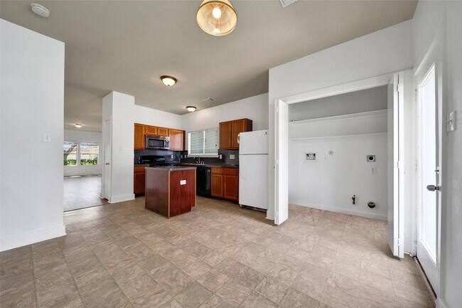 Building Photo - 11920 Princess Garden Way