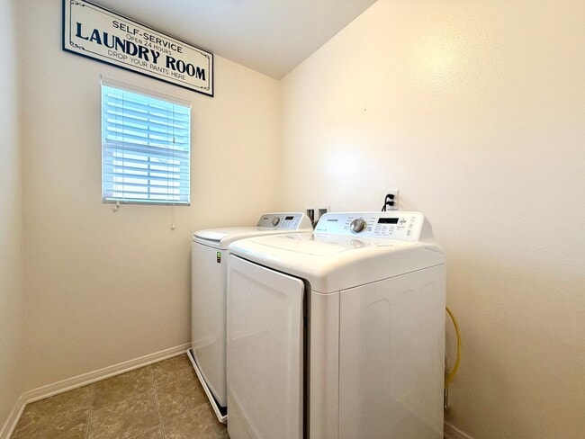 Building Photo - Stylish 2-Bedroom Living with Community Amenities