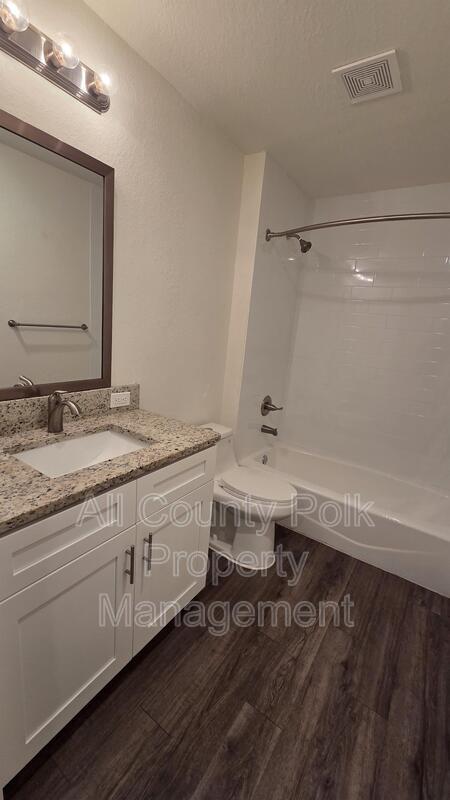 Building Photo - 915 Ariana St