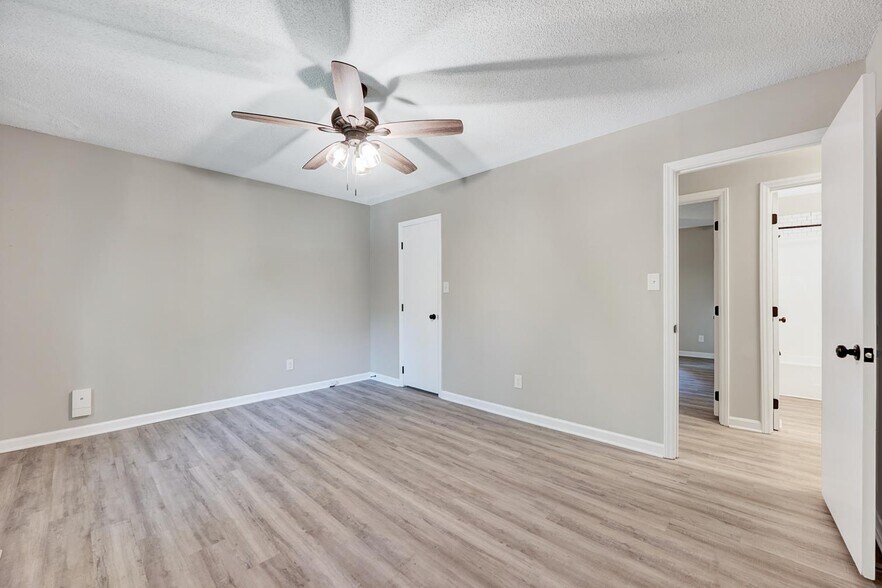 Front bedroom - 4113 Arckelton Dr