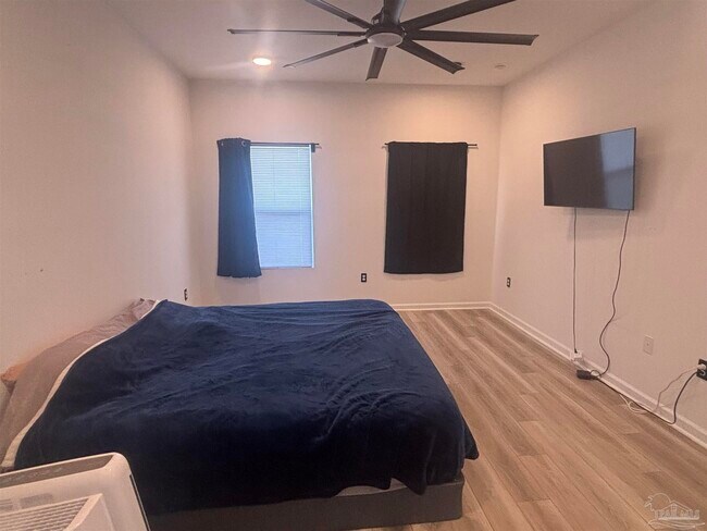 Building Photo - 6630 Sun Tree Cir