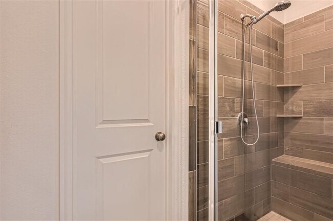 Building Photo - 2225 Sauterne Dr