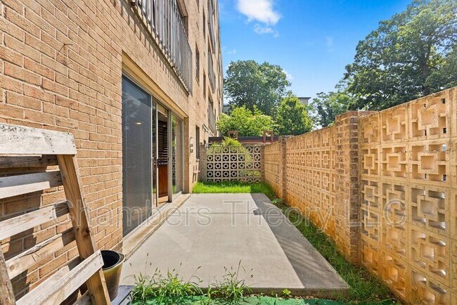 Building Photo - 4241 Columbia Pike