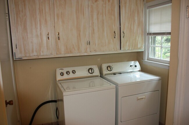 Building Photo - Charming 3BR House in Charlotte