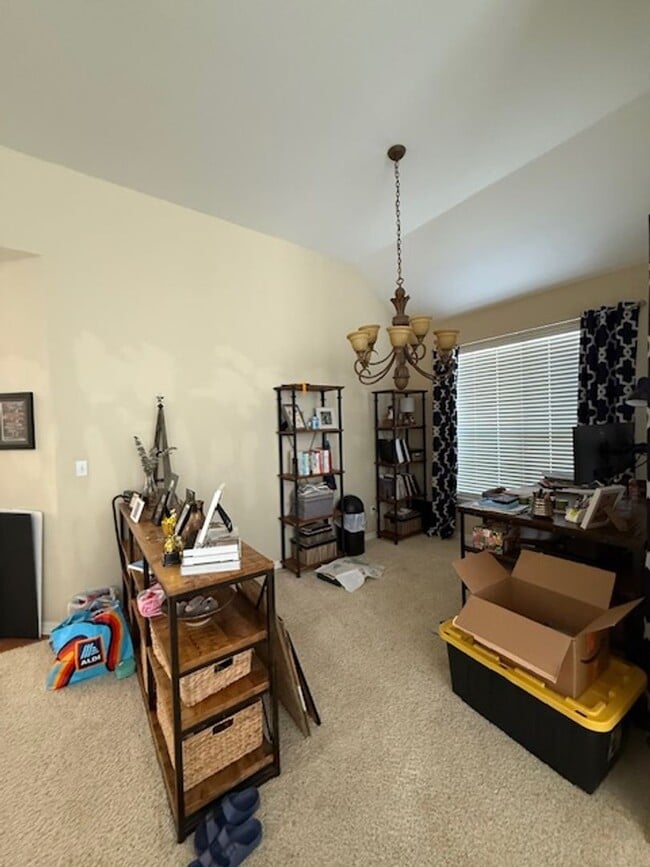 Building Photo - In The Haven - 3BD/2BA