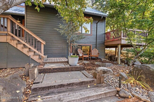 Building Photo - Great CDA Location!