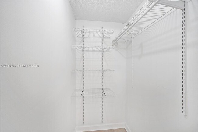 Building Photo - 6211 SW 37th St